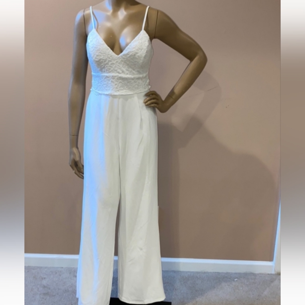 ✨ Francesca’s Collections•White Bridal Romper Pantsuit BNWT S ✨